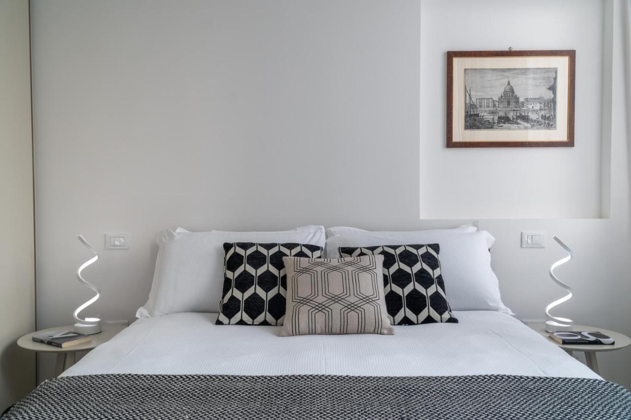 Design Apartment With Balcony On The Grand Canal R&R Venezia Eksteriør bilde